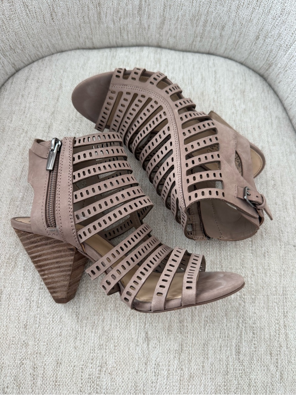 Vince Camuto Evalina Cutout Sandals- Size 5